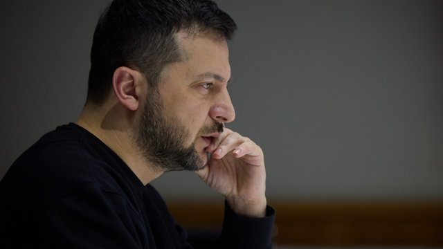 Зеленський про нічні обстріли: росіяни продовжують воювати з автобусами та лікарнями