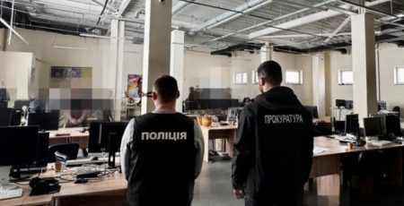 У Києві викрили шахрайський кол-центр, який ошукав громадян США на понад півмільйона доларів