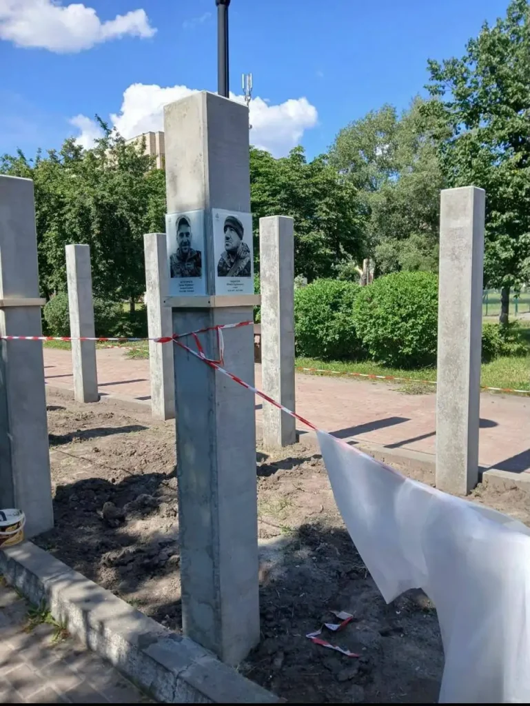 КМДА відхрестилася від Алеї Героїв на Троєщині КМДА відхрестилася від Алеї Героїв на Троєщині