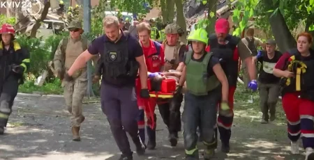 Понад 2,2 млн екстрених виїздів і понад 822 тис. операцій: директорка ДОЗ КМДА показала масштаб роботи медиків під час війни