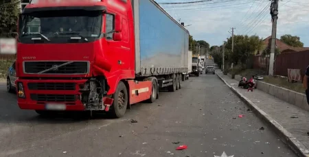 На Бучанщині у ДТП з вантажівкою загинув 22-річний водій мотоцикла