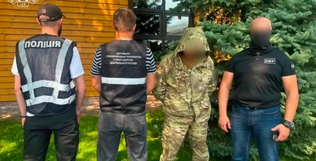 Незаконний продаж зброї на понад 22 тис доларів: у Києві затримали військовослужбовця